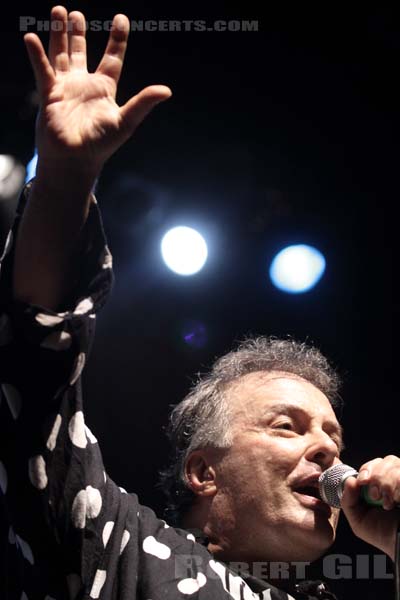 JELLO BIAFRA AND THE GUANTANAMO SCHOOL OF MEDECINE - 2014-04-23 - PARIS - CentQuatre - Salle 400 - 